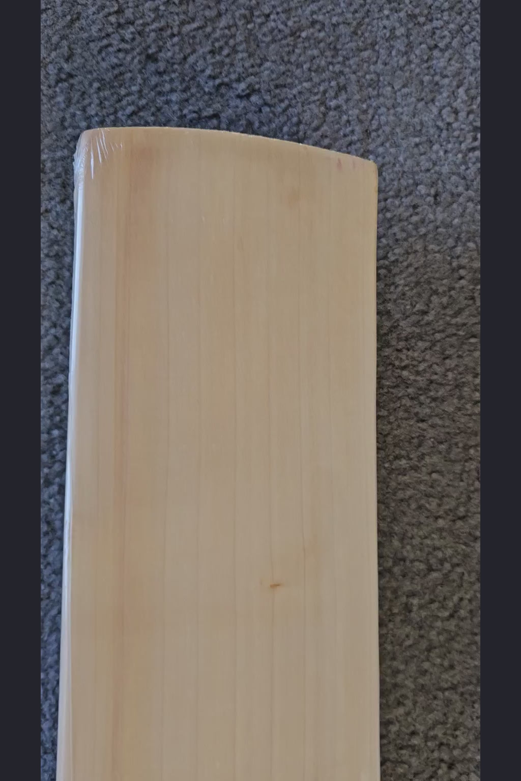 SS Ton Tim Seifert Player Pro English Willow Cricket Bat - product video